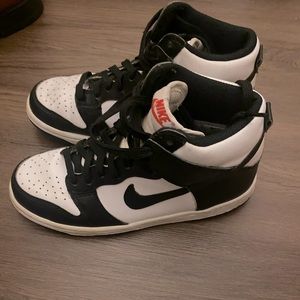 Boys Nike Air Force size 5
